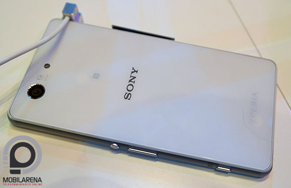 Sony Xperia Z3 Compact elölről
