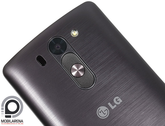 A hátlapon vannak az LG G3 S gombjai