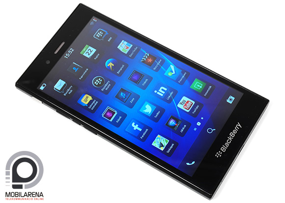BlackBerry Z3 bekapcsolt kijelzővel