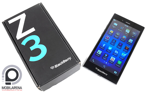 BlackBerry Z3 a doboza társaságában