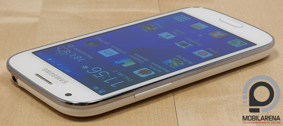 Samsung Galaxy Ace 4 oldalról