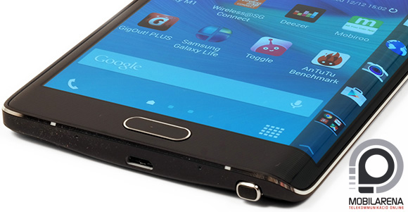Az S Pen a Samsung Galaxy Note Edge aljáról húzható elő