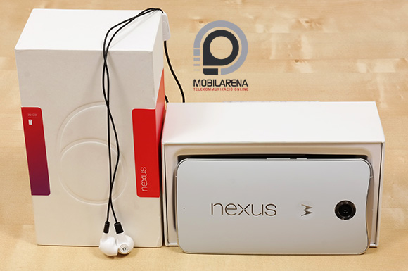 Füles is került a Google Nexus 6 elegáns hófehér dobozába 