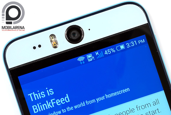 Nem lehet a HTC Desire Eye előlapi kameráját nem észrevenni