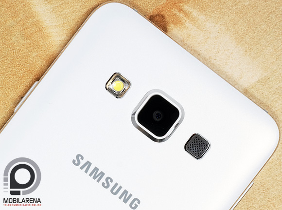 A Samsung Galaxy A3 átlagos tudású kamerát kapott
