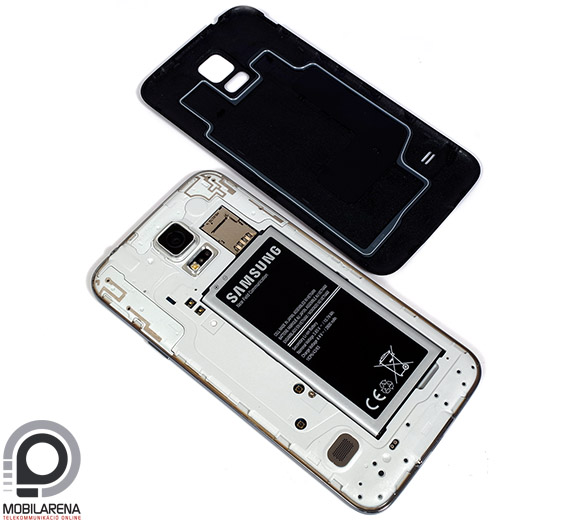 Samsung Galaxy S5 Neo akkumulátor és a hátlap belső része